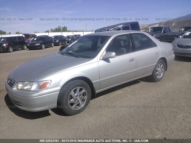 4T1BG22K81U020064 - 2001 TOYOTA CAMRY CE/LE/XLE SILVER photo 2