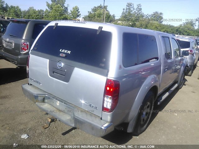 1N6AD07W16C406277 - 2006 NISSAN FRONTIER CREW CAB LE/SE/OFF ROAD SILVER photo 4