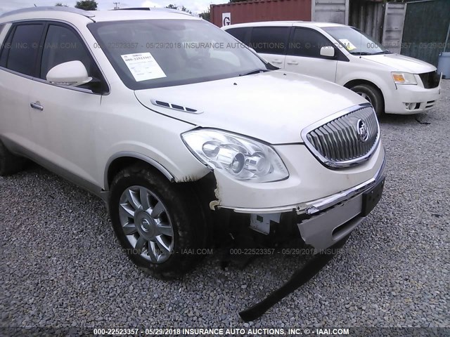 5GAKRCED8CJ167041 - 2012 BUICK ENCLAVE WHITE photo 6