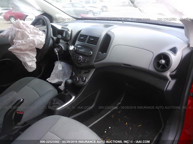 1G1JB6SH3C4219349 - 2012 CHEVROLET SONIC LS 红色 照片 5