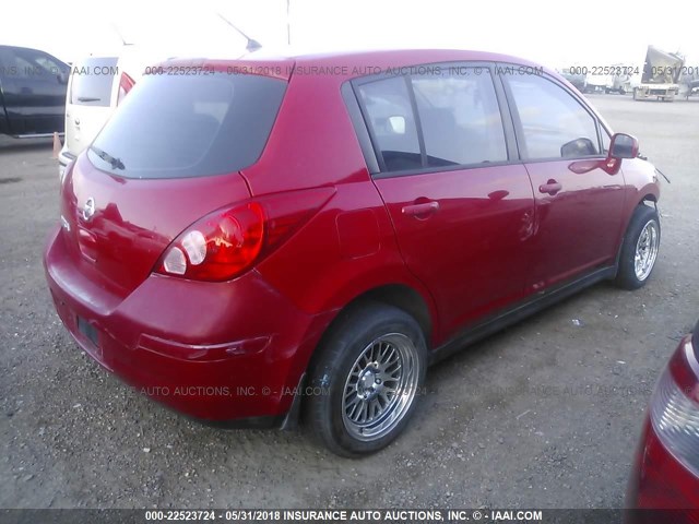 3N1BC13E68L422238 - 2008 NISSAN VERSA S/SL RED photo 4