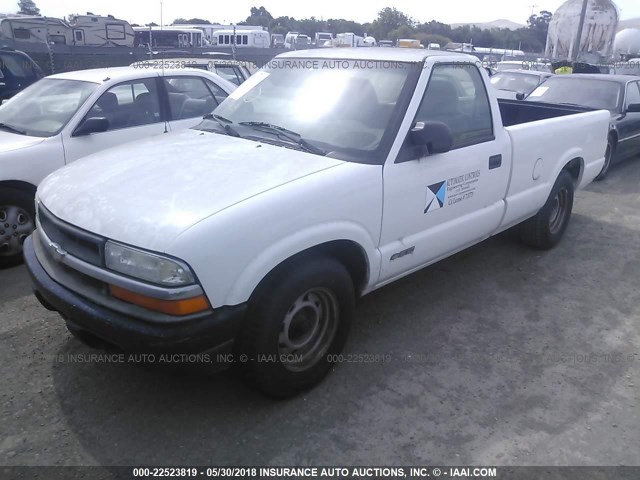 1GCCS145XY8214350 - 2000 CHEVROLET S TRUCK S10 WHITE photo 2