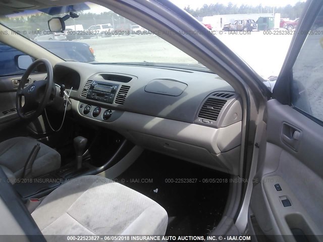 4T1BE32K42U608430 - 2002 TOYOTA CAMRY LE/XLE/SE 黑色 照片 5