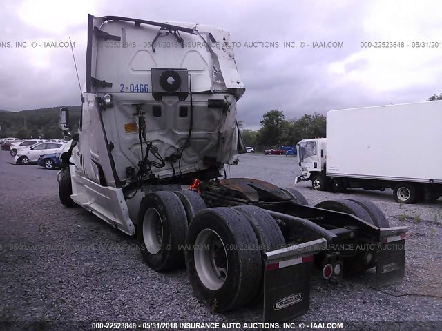 1FUJGLBG2CSBS5534 - 2012 FREIGHTLINER CASCADIA 125  WHITE photo 3
