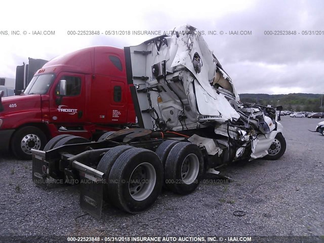 1FUJGLBG2CSBS5534 - 2012 FREIGHTLINER CASCADIA 125  WHITE photo 4