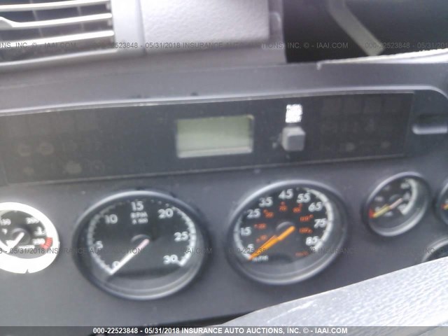 1FUJGLBG2CSBS5534 - 2012 FREIGHTLINER CASCADIA 125  WHITE photo 6