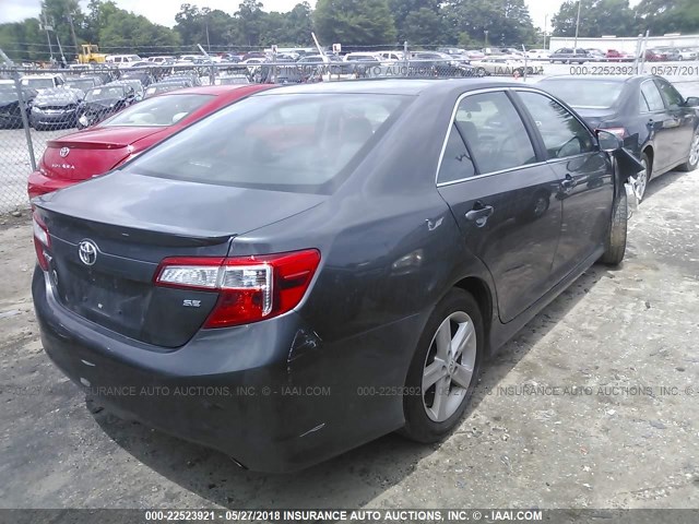 4T1BF1FK0CU082990 - 2012 TOYOTA CAMRY SE/LE/XLE 灰色 照片 4