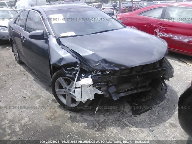 4T1BF1FK0CU082990 - 2012 TOYOTA CAMRY SE/LE/XLE 灰色 照片 6