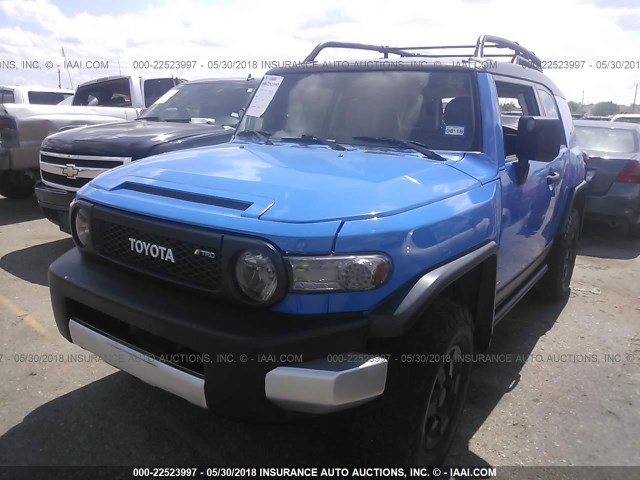 JTEBU11F670031491 - 2007 TOYOTA FJ CRUISER BLUE photo 2