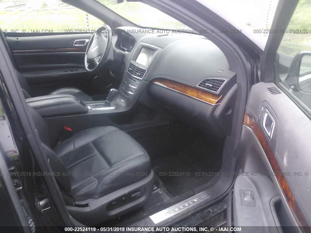 2LMHJ5NK5EBL55436 - 2014 LINCOLN MKT BLACK photo 5