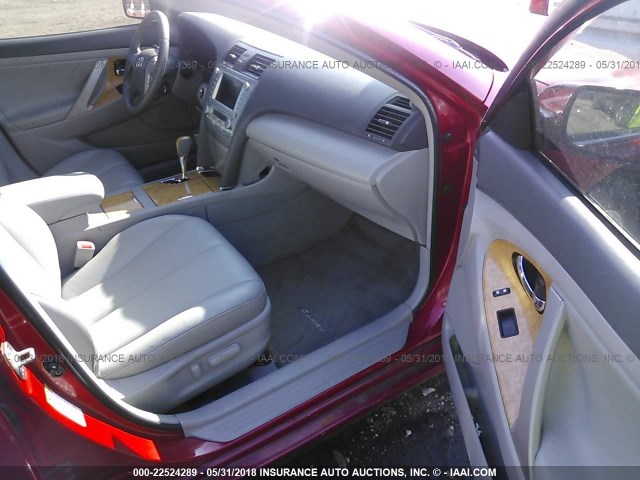 4T1BK46K37U050800 - 2007 TOYOTA CAMRY NEW GENERAT LE/XLE/SE RED photo 5