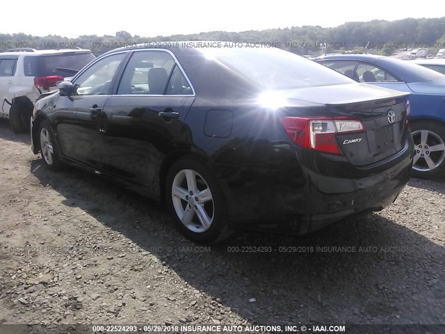 4T1BF1FK3EU439422 - 2014 TOYOTA CAMRY L/SE/LE/XLE შავი ფოტო 3