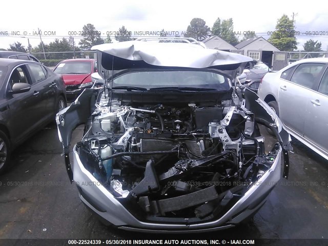 KNMAT2MT5HP500993 - 2017 NISSAN ROGUE S/SV SILVER photo 6