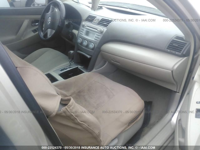4T4BE46K58R026609 - 2008 TOYOTA CAMRY CE/LE/XLE/SE GOLD photo 5