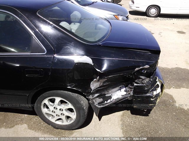 4T1BF22K2XU087786 - 1999 TOYOTA CAMRY LE/XLE Schwarz Foto 6
