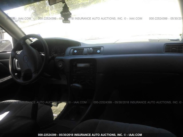 4T1BG22K4YU935889 - 2000 TOYOTA CAMRY CE/LE/XLE WHITE photo 5