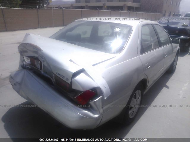 4T1BG22KX1U798088 - 2001 TOYOTA CAMRY CE/LE/XLE SILVER photo 4