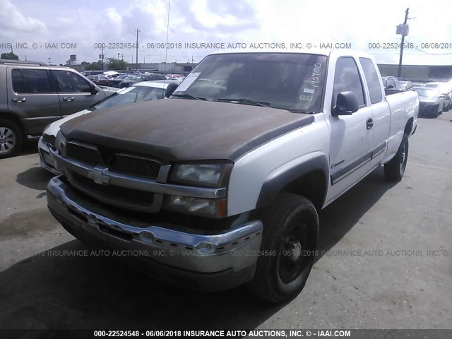 1GCHC29U44E195900 - 2004 CHEVROLET SILVERADO C2500 HEAVY DUTY WHITE photo 2