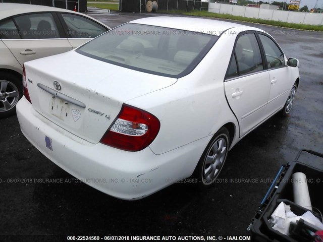 4T1BE32K03U132629 - 2003 TOYOTA CAMRY LE/XLE/SE თეთრი ფოტო 4