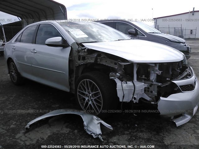 4T1BF1FK0CU087493 - 2012 TOYOTA CAMRY SE/LE/XLE ვერცხლისფერი ფოტო 1