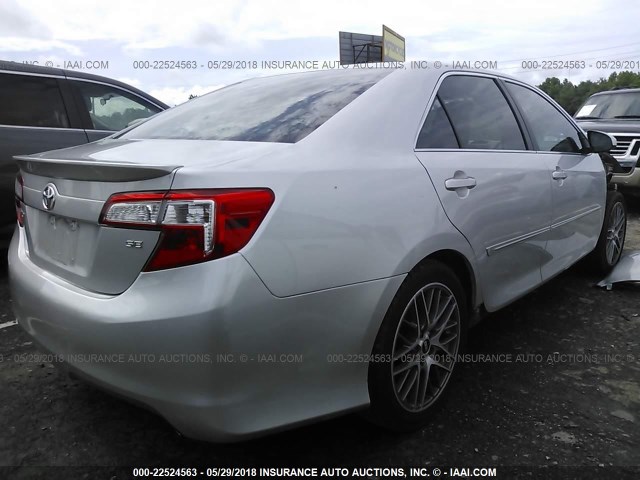 4T1BF1FK0CU087493 - 2012 TOYOTA CAMRY SE/LE/XLE ვერცხლისფერი ფოტო 4