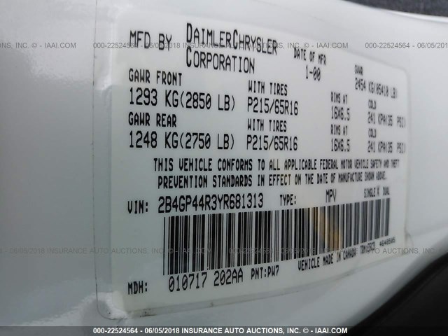 2B4GP44R3YR681313 - 2000 DODGE GRAND CARAVAN SE/SPORT WHITE photo 9