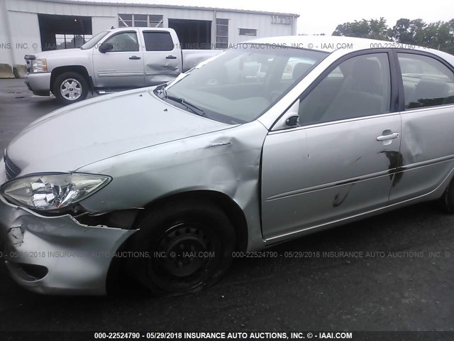 JTDBE32KX40259305 - 2004 TOYOTA CAMRY LE/XLE SILVER photo 6