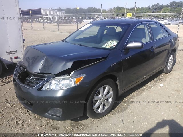4T1BF3EK6BU648808 - 2011 TOYOTA CAMRY SE/LE/XLE 灰色 照片 2