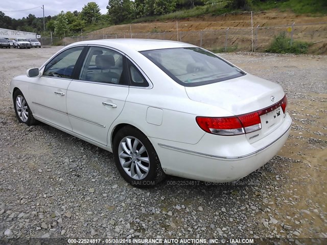 KMHFC46F07A144975 - 2007 HYUNDAI AZERA SE/LIMITED WHITE photo 3