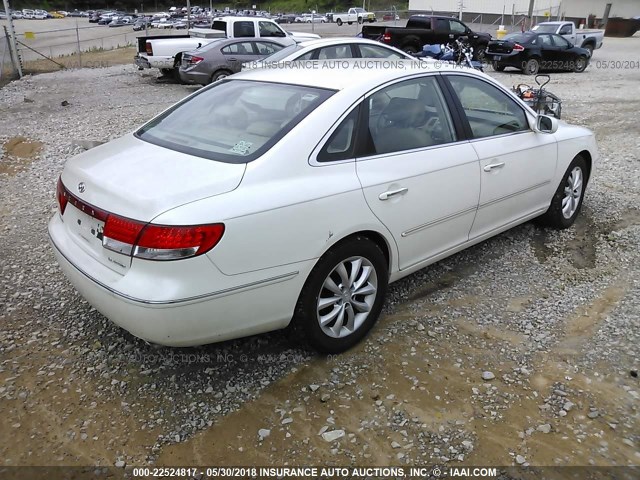 KMHFC46F07A144975 - 2007 HYUNDAI AZERA SE/LIMITED WHITE photo 4