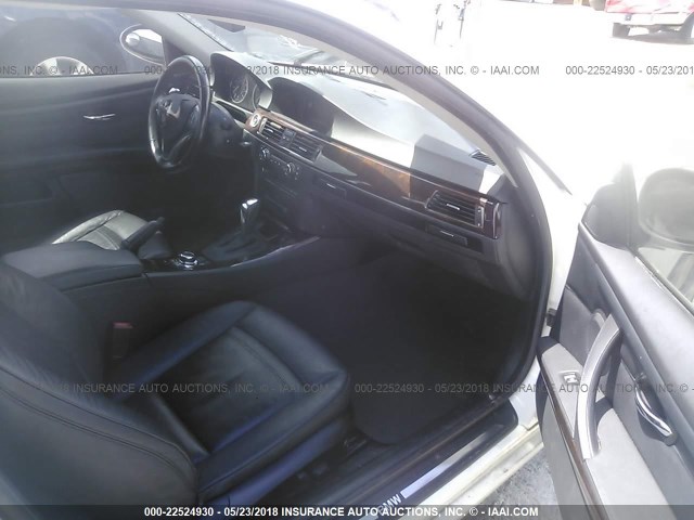 WBAWV13509P121475 - 2009 BMW 328 I SULEV WHITE photo 5