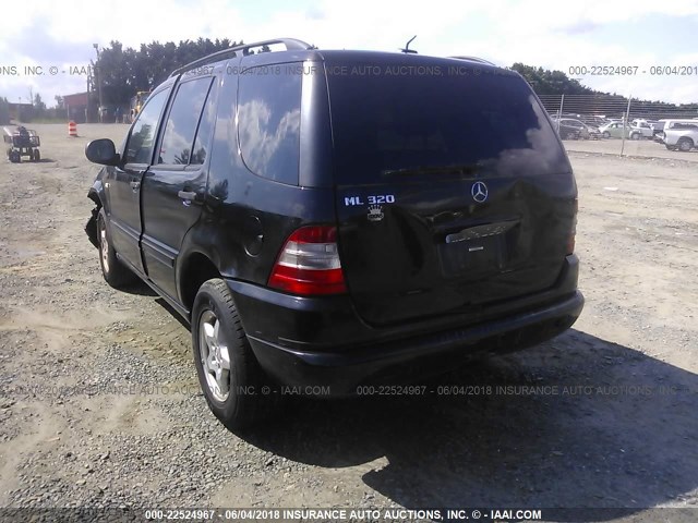 4JGAB54E81A257464 - 2001 MERCEDES-BENZ ML 320 BLACK photo 3