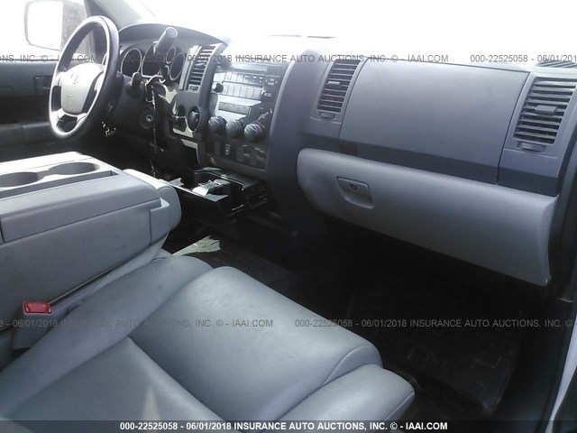 5TFRM5F14DX054231 - 2013 TOYOTA TUNDRA DOUBLE CAB SR5 WHITE photo 5