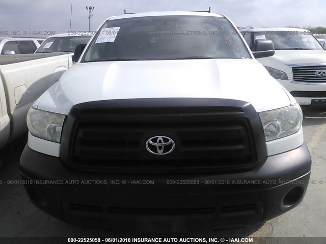 5TFRM5F14DX054231 - 2013 TOYOTA TUNDRA DOUBLE CAB SR5 WHITE photo 6