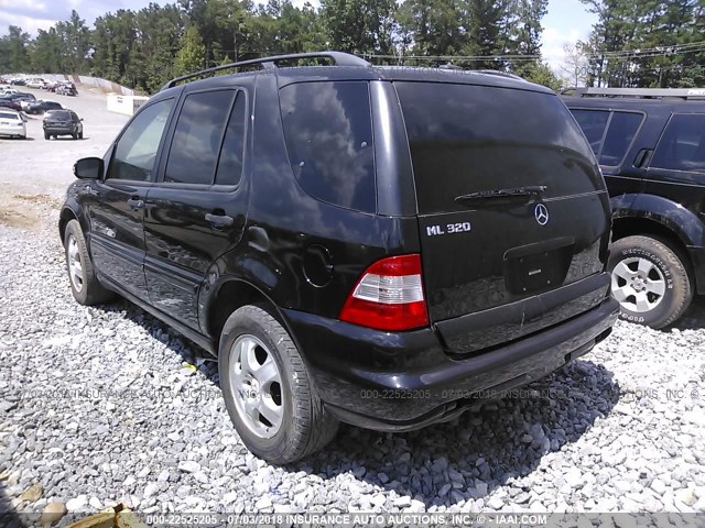 4JGAB54E13A387931 - 2003 MERCEDES-BENZ ML 320 BLACK photo 3