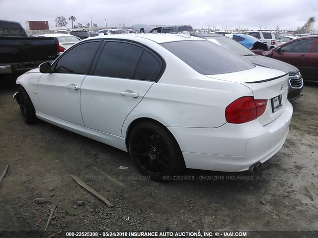 WBAPH5G59BNM71945 - 2011 BMW 328 I SULEV WHITE photo 3