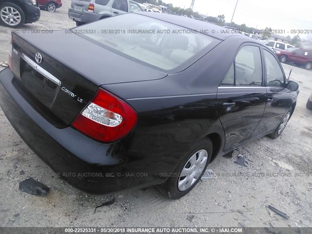 4T1BE32K52U099061 - 2002 TOYOTA CAMRY LE/XLE/SE შავი ფოტო 4