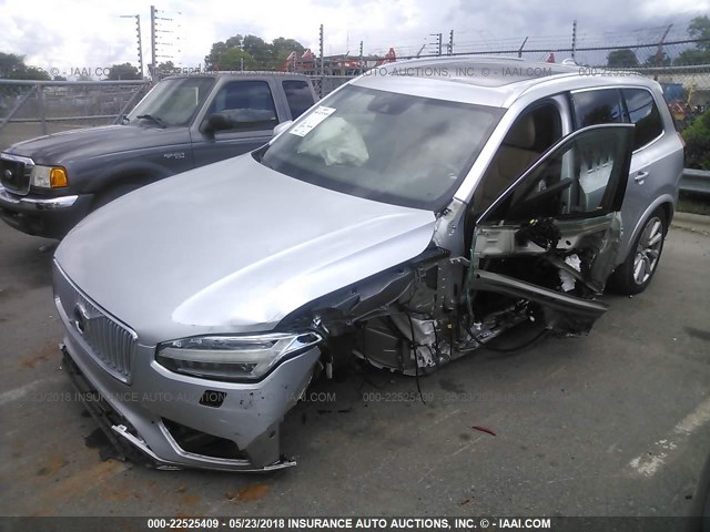 YV4A22PL5H1156791 - 2017 VOLVO XC90 T6 SILVER photo 6