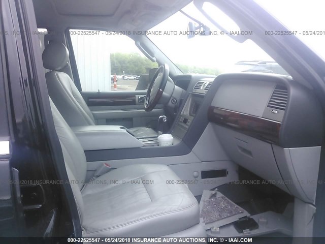 5LMFU28516LJ08914 - 2006 LINCOLN NAVIGATOR BLACK photo 5