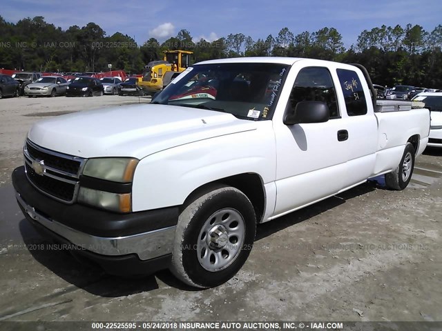 1GCEC19V37E113231 - 2007 CHEVROLET SILVERADO C1500 CLASSIC WHITE photo 2