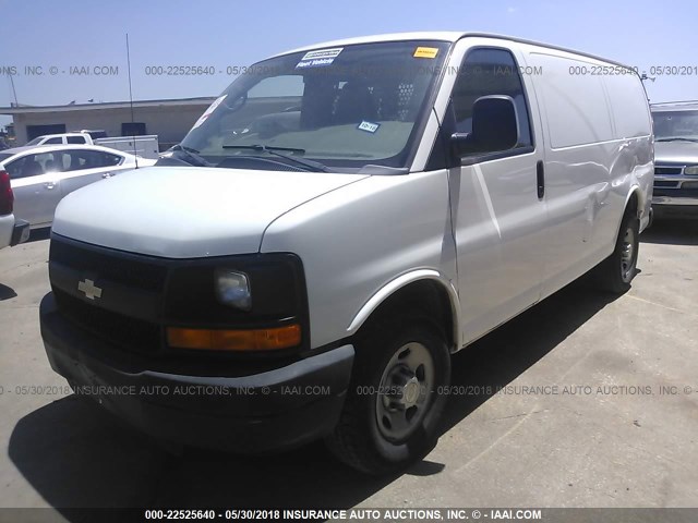 1GCZGTCA7C1107893 - 2012 CHEVROLET EXPRESS G3500  WHITE photo 2