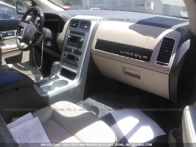 2LMDU88CX8BJ24869 - 2008 LINCOLN MKX 白色 照片 5
