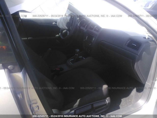 3VW1K7AJ3FM243755 - 2015 VOLKSWAGEN JETTA S ვერცხლისფერი ფოტო 5