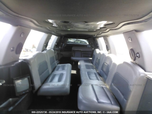5LMRU27A2XLJ30885 - 1999 LINCOLN NAVIGATOR 白色 照片 8