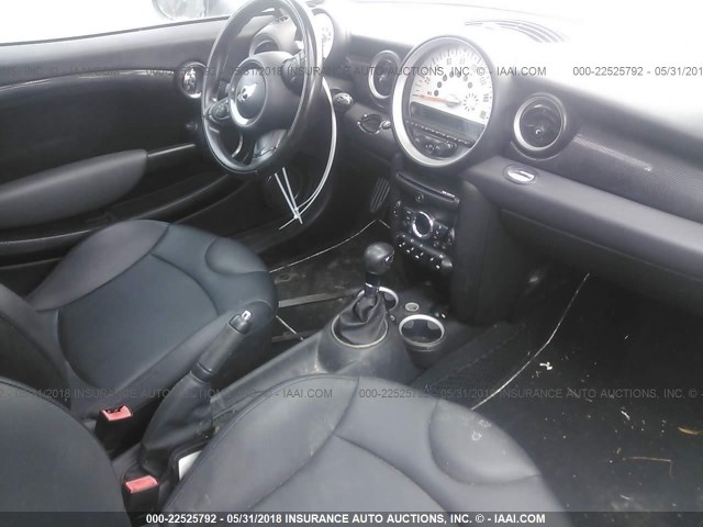 WMWZG3C50BTY36675 - 2011 MINI COOPER S CLUBMAN BLACK photo 5