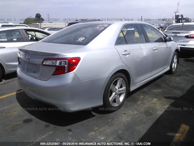 4T1BF1FK1EU433876 - 2014 TOYOTA CAMRY L/SE/LE/XLE SILVER photo 4