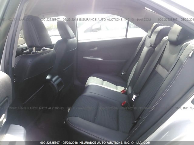4T1BF1FK1EU433876 - 2014 TOYOTA CAMRY L/SE/LE/XLE Gümüş foto 8