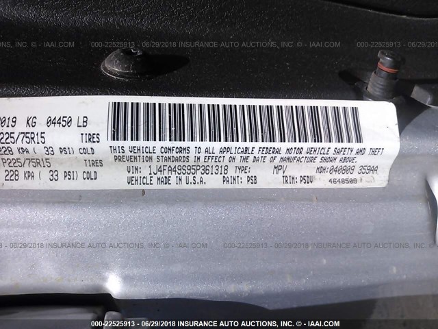 1J4FA49S95P361318 - 2005 JEEP WRANGLER / TJ SPORT SILVER photo 9