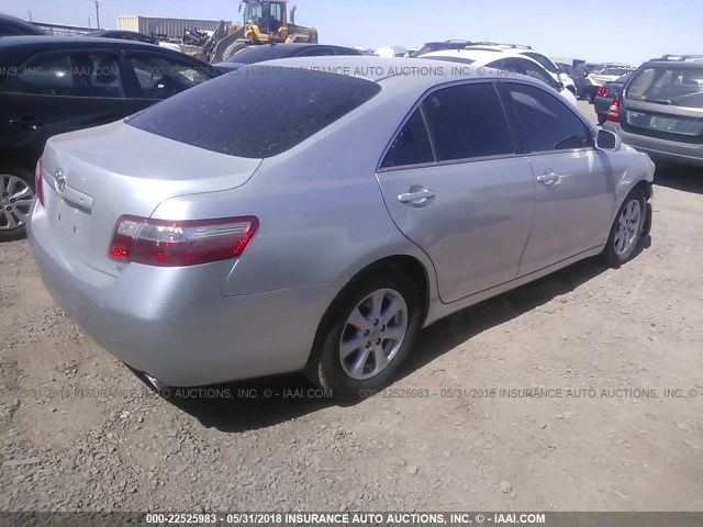 4T1BK46K07U038815 - 2007 TOYOTA CAMRY NEW GENERAT LE/XLE/SE SILVER photo 4