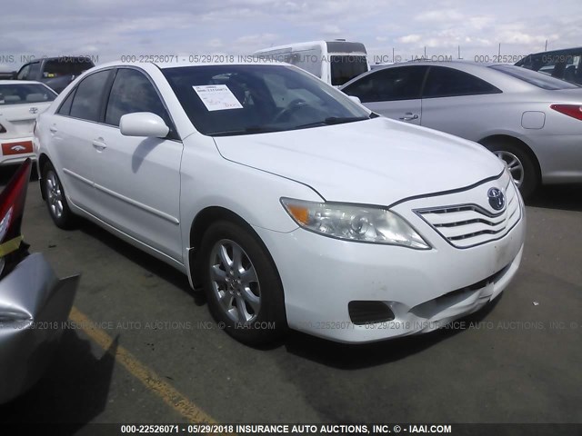 4T4BF3EK3BR134727 - 2011 TOYOTA CAMRY SE/LE/XLE WHITE photo 1